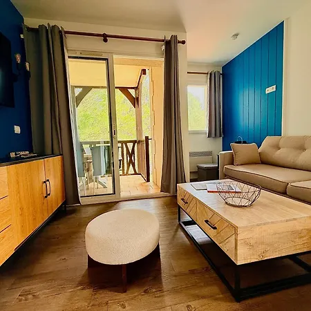 Appartement Elegant Haven For 4 Guests - Swimming Pool & 2 Balconies Deauville